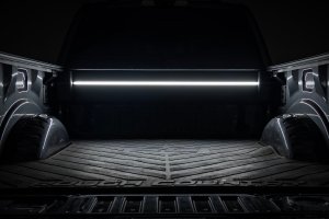 Ford F-250 Super Duty Powered Retractable Bed Cover - Rough Country - Powered Retractable, Heavy-Duty Aluminum, 6'10